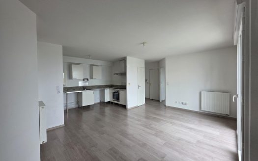 CLERMONT-FERRAND / Dernier étage d’une résidence récente, T2 de 49 m2 avec balcon et parking