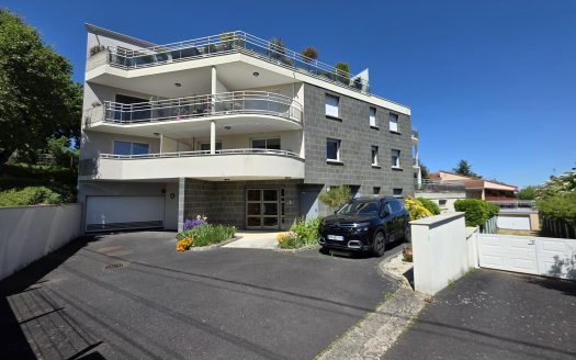 CLERMONT-FERRAND – Vallières, Superbe T3 de 89 m2 avec véranda, 2 terrasses, balcon, cave et garage