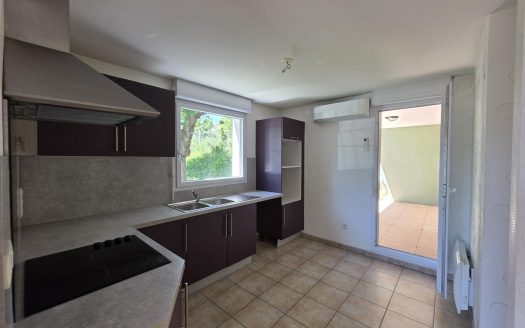 CLERMONT-FERRAND – Vallières, Superbe T3 de 89 m2 avec véranda, 2 terrasses, balcon, cave et garage