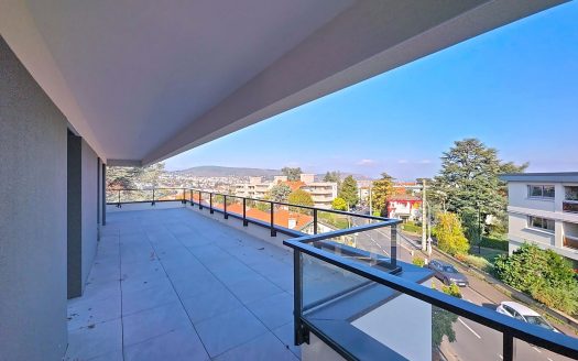 CHAMALIERES – Dernier étage, résidence de standing, T5 avec avec terrasse 125 m2 et garage