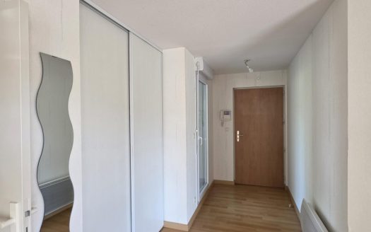 CLERMONT-FERRAND – Vallières, Superbe T3 de 89 m2 avec véranda, 2 terrasses, balcon, cave et garage