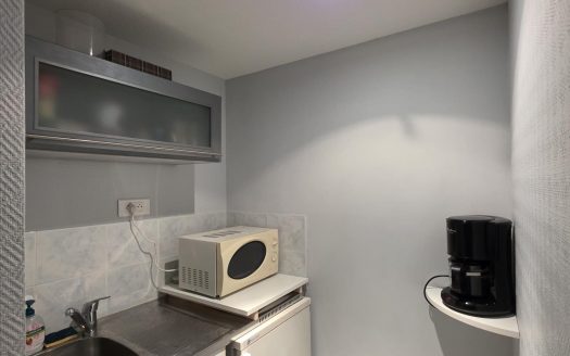 CLERMONT-FD SUD / Local 53 m2 avec 3 bueaux + zone d’accueil et 2 parkings privatifs