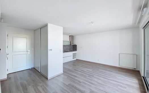 EXCLUSIVITE – Proximité Cézeaux, T2 récent avec balcon 11,4 m2 et garage fermé