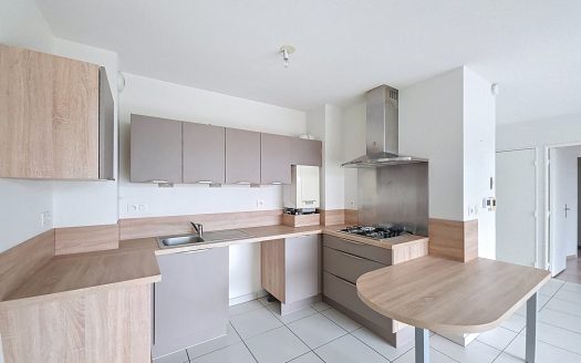 CLERMONT-FD SUD – Type 3 récent, 70 m2 avec balcon 15 m2 et garage fermé