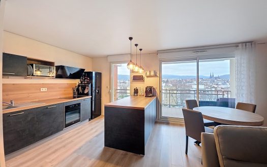 CLERMONT-FD, Neufs soleils, T3 traversant avec terrasse, vue superbe et garage