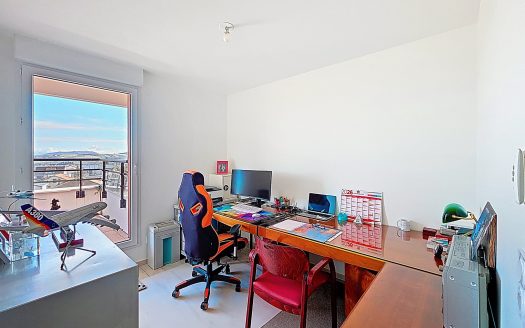 CLERMONT-FD SUD – Appartement sur le toit, 5 pièces, 156 m2 avec terrasse 266 m2 et double garage