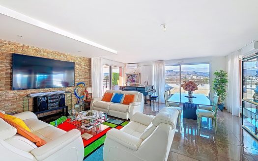 CLERMONT-FD SUD – Appartement sur le toit, 5 pièces, 156 m2 avec terrasse 266 m2 et double garage