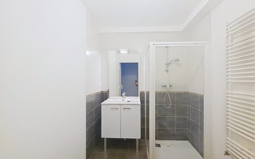 EXCLUSIVITE – Proximité Cézeaux, T2 récent avec balcon 11,4 m2 et garage fermé