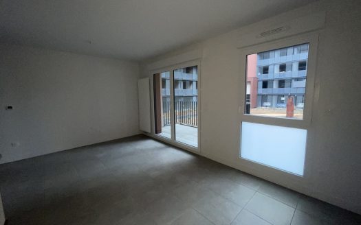 T2 n402 Les Fabriks de Mai