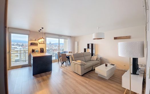 CLERMONT-FD, Neufs soleils, T3 traversant avec terrasse, vue superbe et garage