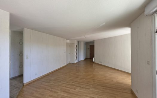 CLERMONT-FERRAND – Vallières, Superbe T3 de 89 m2 avec véranda, 2 terrasses, balcon, cave et garage