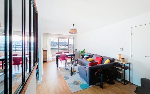 CLERMONT-FD / CEZEAUX – Dernier étage, Mini T3 traversant (2014) avec balcon et garage