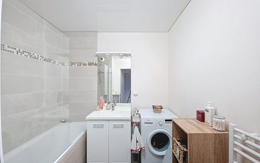 CLERMONT-FD, Neufs soleils, T3 traversant avec terrasse, vue superbe et garage