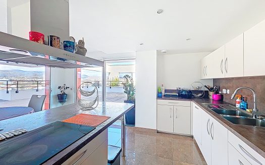 CLERMONT-FD SUD – Appartement sur le toit, 5 pièces, 156 m2 avec terrasse 266 m2 et double garage