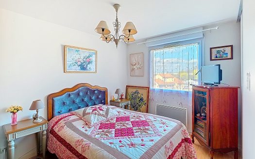 PERIGNAT-LES-SARLIEVE – Investisseurs, T3 dernier étage avec balcons 20 m2 et garage fermé dans résidence réce