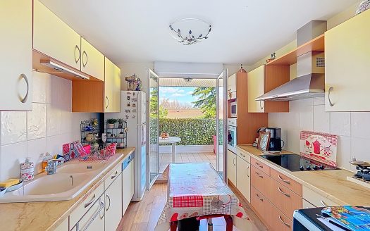 PERIGNAT-LES-SARLIEVE – Investisseurs, T3 dernier étage avec balcons 20 m2 et garage fermé dans résidence réce