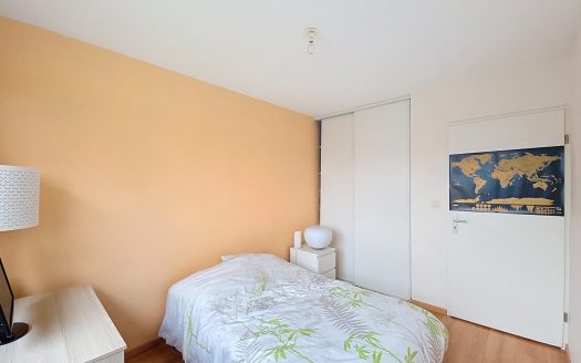 CLERMONT-FD, Neufs soleils, T3 traversant avec terrasse, vue superbe et garage