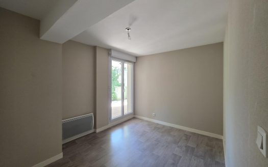 CLERMONT-FERRAND – Vallières, Superbe T3 de 89 m2 avec véranda, 2 terrasses, balcon, cave et garage