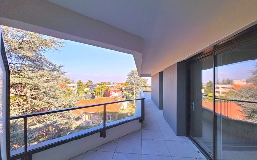 CHAMALIERES – Dernier étage, résidence de standing, T5 avec avec terrasse 125 m2 et garage