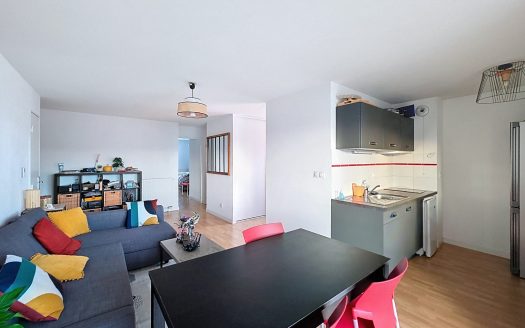 CLERMONT-FD / CEZEAUX – Dernier étage, Mini T3 traversant (2014) avec balcon et garage