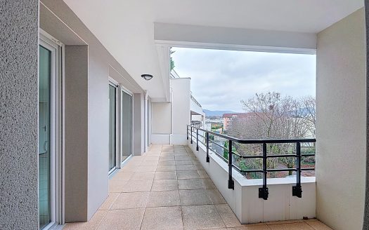 CLERMONT-FD SUD – Type 3 récent, 70 m2 avec balcon 15 m2 et garage fermé