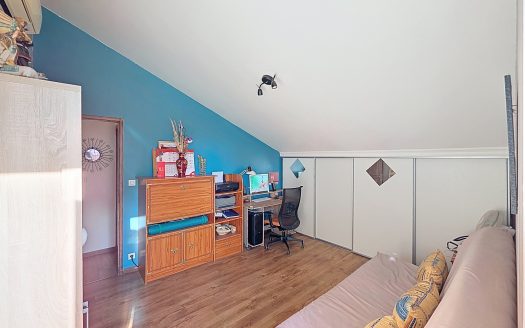 CLERMONT-FD – Léon Blum, dernier étage mansardé, T4 de 89,81 m2avec terrasse et cave