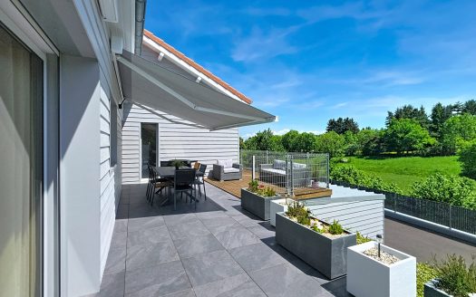 AYDAT – Villa d’architecte récente 233 m2 sur terrain de 1029 m2