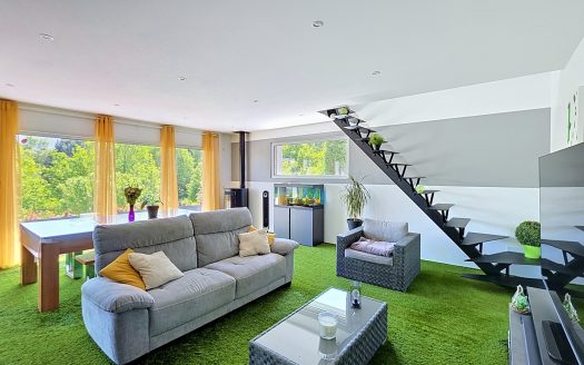 AYDAT – Villa d’architecte récente 233 m2 sur terrain de 1029 m2