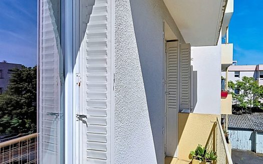 CHAMALIERES / Quartier GALOUBIES, T3 traversant avec balcons, cave et garage