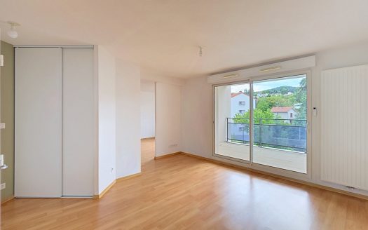 CLERMONT-FERRAND / CHAMALIERES – T3 récent avec terrasse et garage