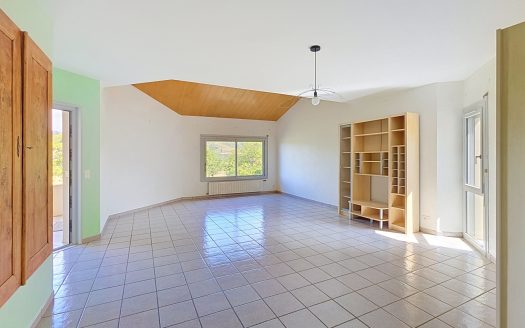 LES MARTRES DE VEYRE – Maison d’architecte 168 m2 sur terrain de 1043 m2