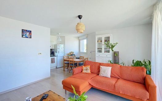 CLERMONT-FERRAND SUD / Investisseurs, résidence récente, T2 de 46 m2 avec balcon et parking