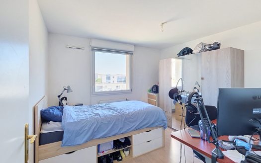 CLERMONT-FERRAND SUD / Investisseurs, résidence récente, T2 de 46 m2 avec balcon et parking