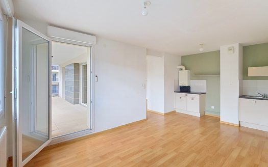 CLERMONT-FERRAND / CHAMALIERES – T3 récent avec terrasse et garage