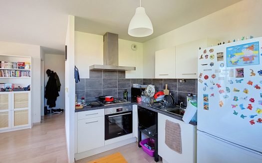 CLERMONT-FERRAND SUD / Investisseurs, résidence récente, T2 de 46 m2 avec balcon et parking