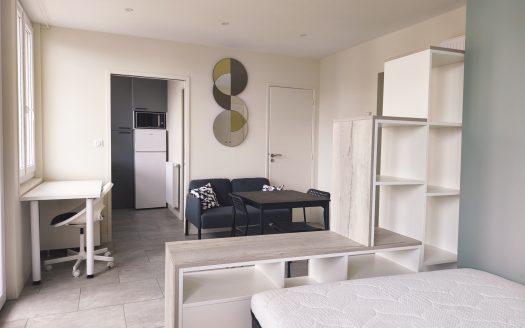 Studio meublé n5 – Avenue des Paulines