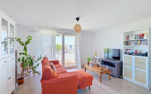 CLERMONT-FERRAND SUD / Investisseurs, résidence récente, T2 de 46 m2 avec balcon et parking