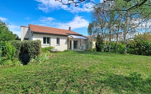 LES MARTRES DE VEYRE – Maison d’architecte 168 m2 sur terrain de 1043 m2
