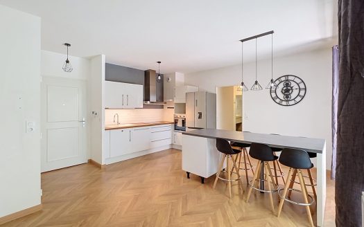 EXCLUSIVITE – Cézeaux, Superbe T3 récent avec terrasse et garage