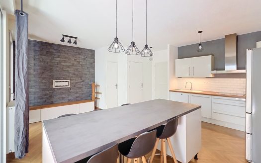 EXCLUSIVITE – Cézeaux, Superbe T3 récent avec terrasse et garage