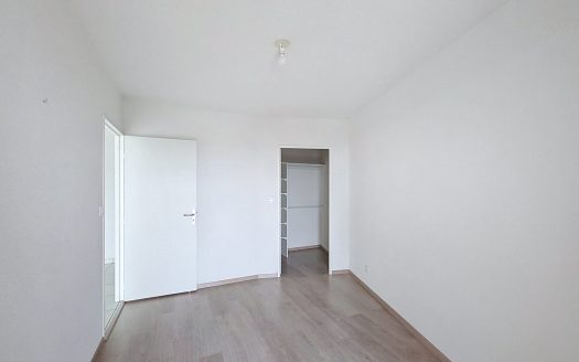 CLERMONT-FD SUD – Type 3 récent, 70 m2 avec balcon 15 m2 et garage fermé