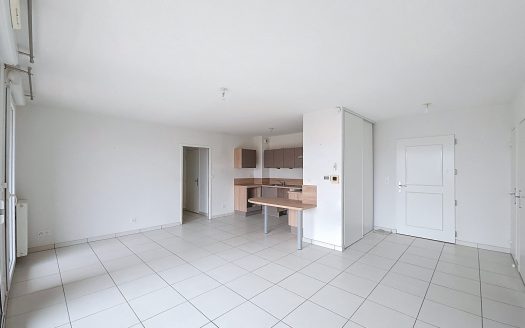 CLERMONT-FD SUD – Type 3 récent, 70 m2 avec balcon 15 m2 et garage fermé