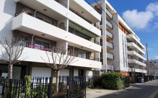 EXCLUSIVITE – Cézeaux, Superbe T3 récent avec terrasse et garage